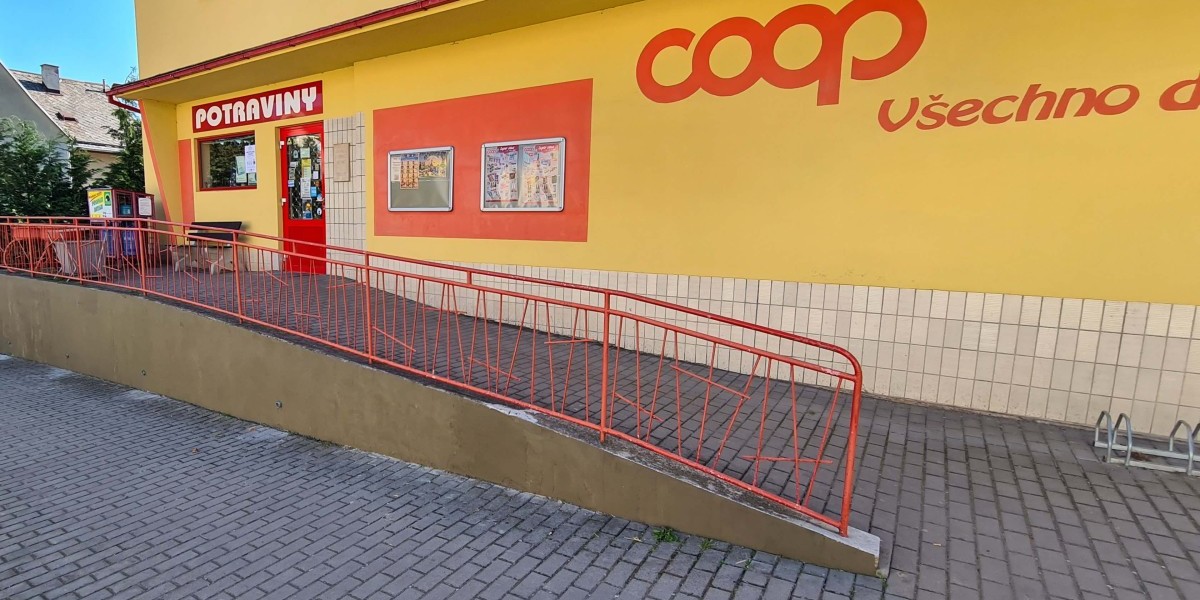 Prodejna COOP v Mlázovicích